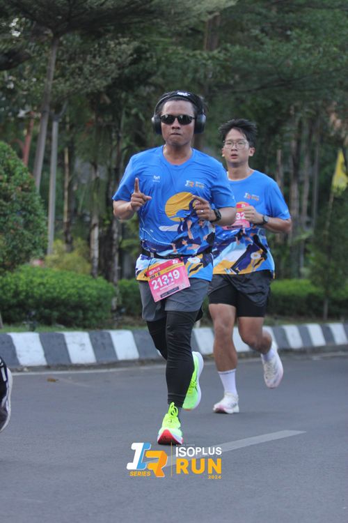 Race photo from Isoplus Run 2024 Surabaya