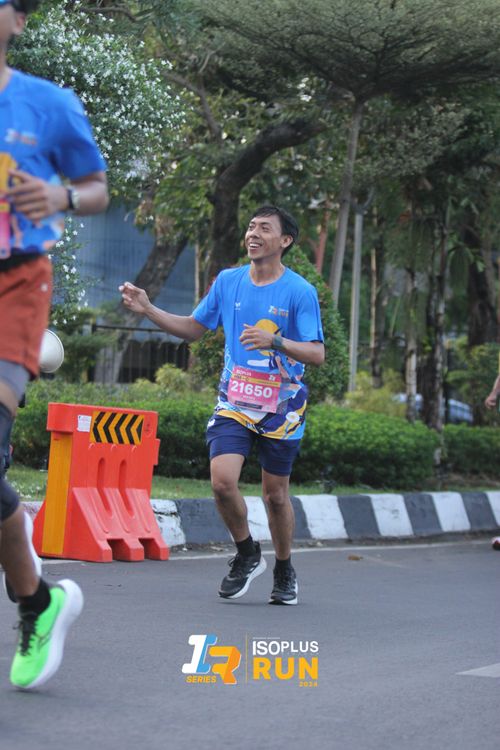 Race photo from Isoplus Run 2024 Surabaya