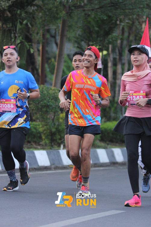 Race photo from Isoplus Run 2024 Surabaya