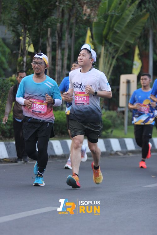 Race photo from Isoplus Run 2024 Surabaya