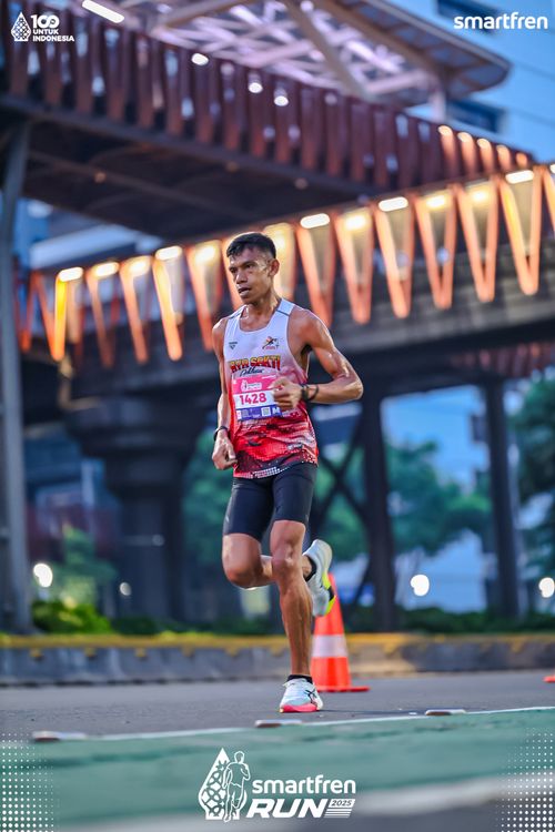 Race photo from Smartfren Run 2025 