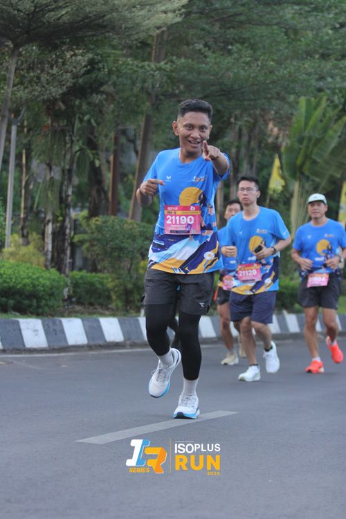 Race photo from Isoplus Run 2024 Surabaya