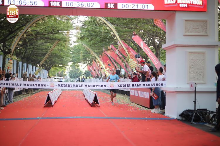 Race photo from Kediri Half Marathon 2024
