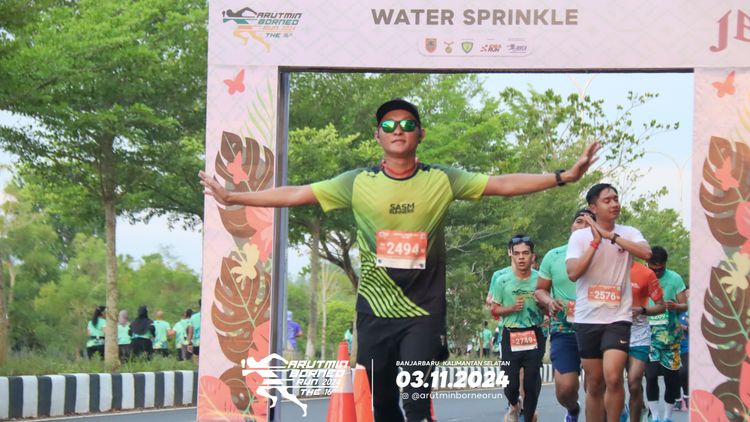 Race photo from Arutmin Borneo Run 2024