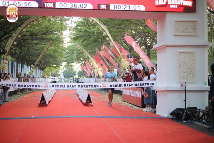 Race photo from Kediri Half Marathon 2024