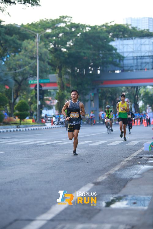 Race photo from Isoplus Run 2024 Surabaya
