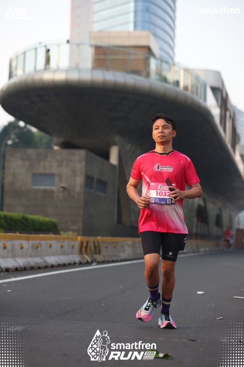 Race photo from Smartfren Run 2025 