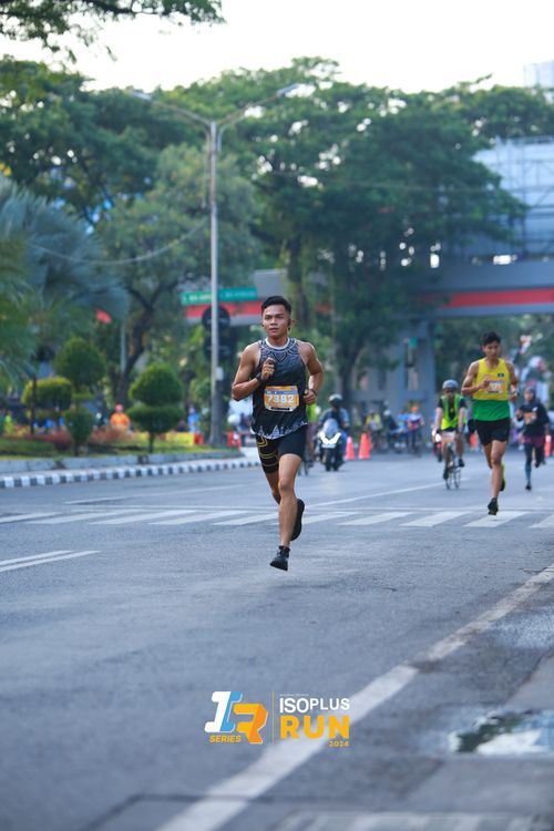Race photo from Isoplus Run 2024 Surabaya