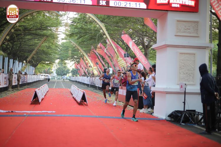 Race photo from Kediri Half Marathon 2024