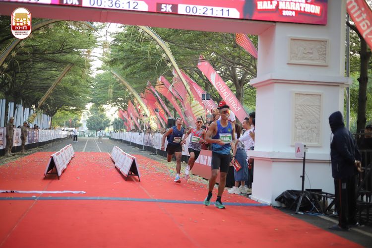 Race photo from Kediri Half Marathon 2024