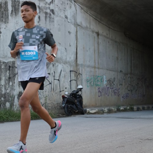 Race photo from KEDIRI HALF MARATHON 2026