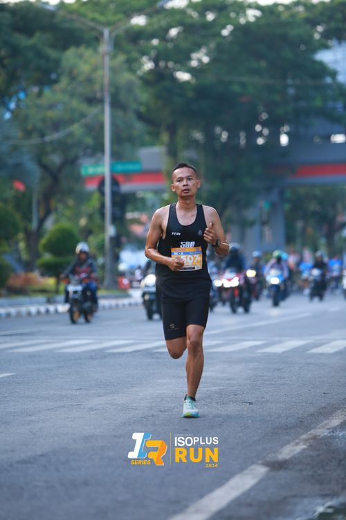 Race photo from Isoplus Run 2024 Surabaya
