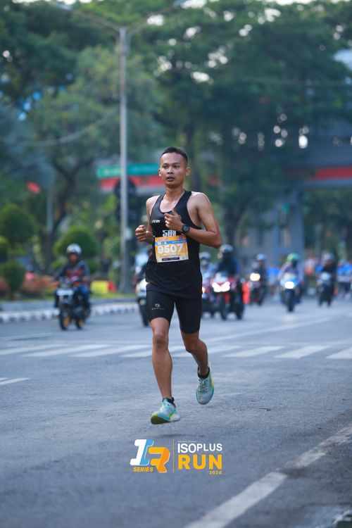 Race photo from Isoplus Run 2024 Surabaya