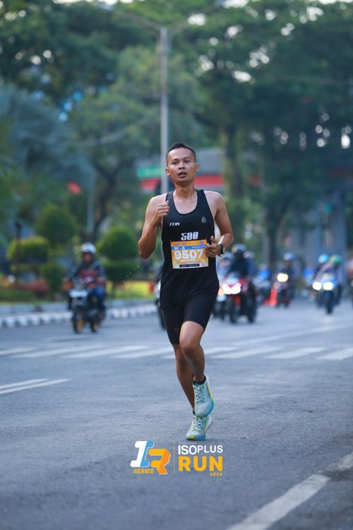 Race photo from Isoplus Run 2024 Surabaya