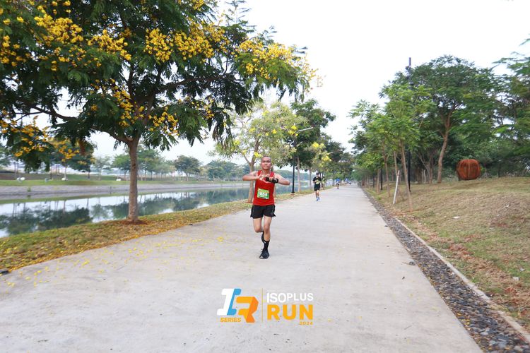 Race photo from ISOPlus Run 2024 Jakarta