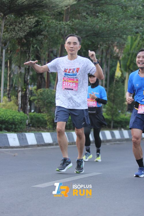 Race photo from Isoplus Run 2024 Surabaya