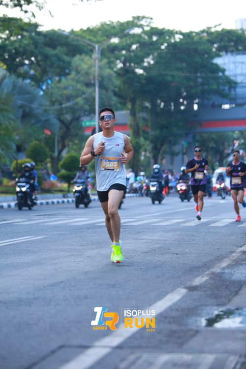 Race photo from Isoplus Run 2024 Surabaya
