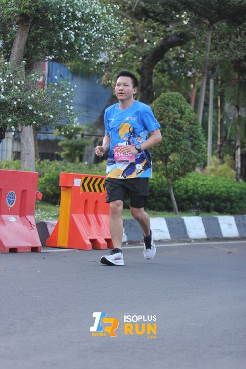 Race photo from Isoplus Run 2024 Surabaya