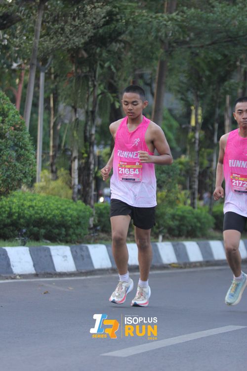 Race photo from Isoplus Run 2024 Surabaya