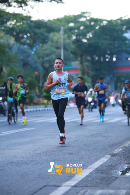 Race photo from Isoplus Run 2024 Surabaya