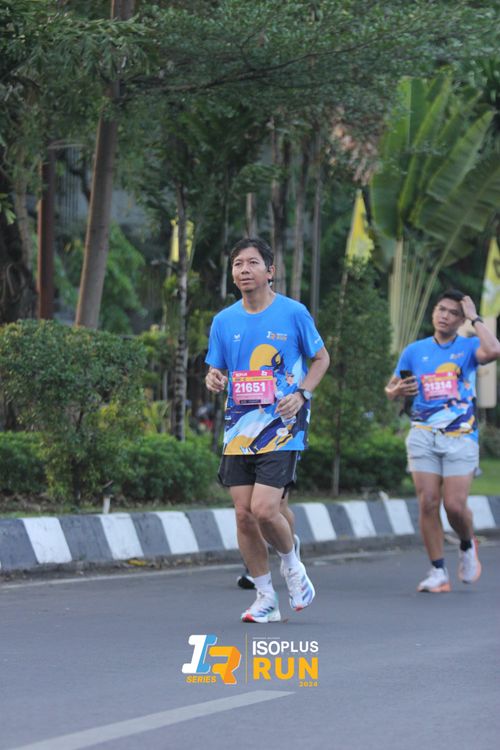 Race photo from Isoplus Run 2024 Surabaya