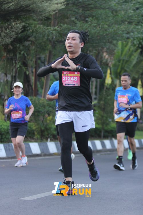 Race photo from Isoplus Run 2024 Surabaya