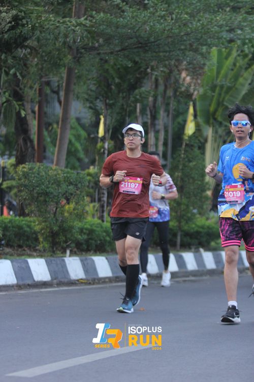 Race photo from Isoplus Run 2024 Surabaya