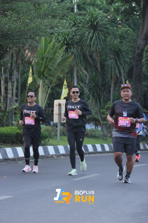 Race photo from Isoplus Run 2024 Surabaya
