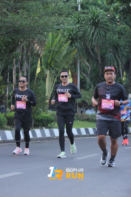 Race photo from Isoplus Run 2024 Surabaya