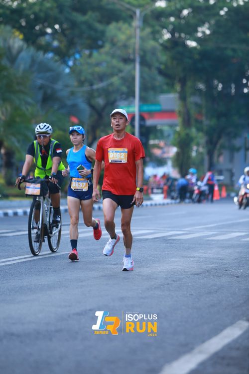 Race photo from Isoplus Run 2024 Surabaya