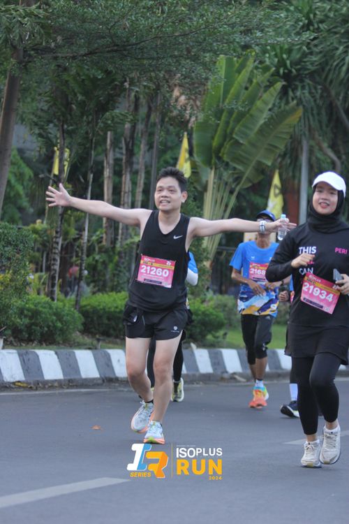 Race photo from Isoplus Run 2024 Surabaya