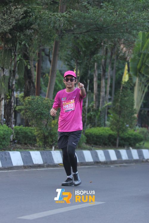 Race photo from Isoplus Run 2024 Surabaya