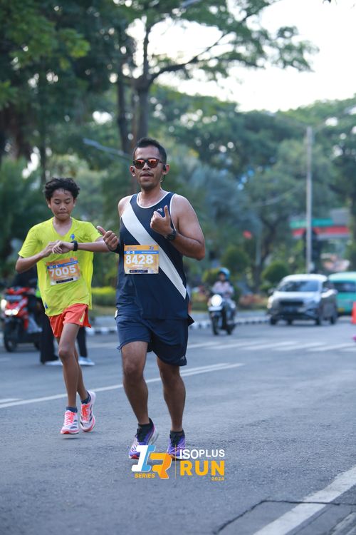 Race photo from Isoplus Run 2024 Surabaya