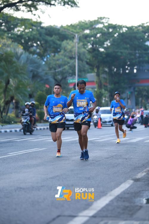 Race photo from Isoplus Run 2024 Surabaya