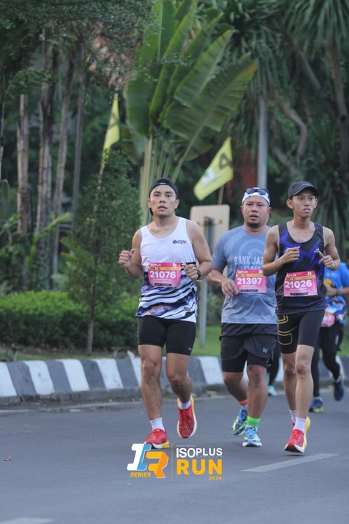 Race photo from Isoplus Run 2024 Surabaya
