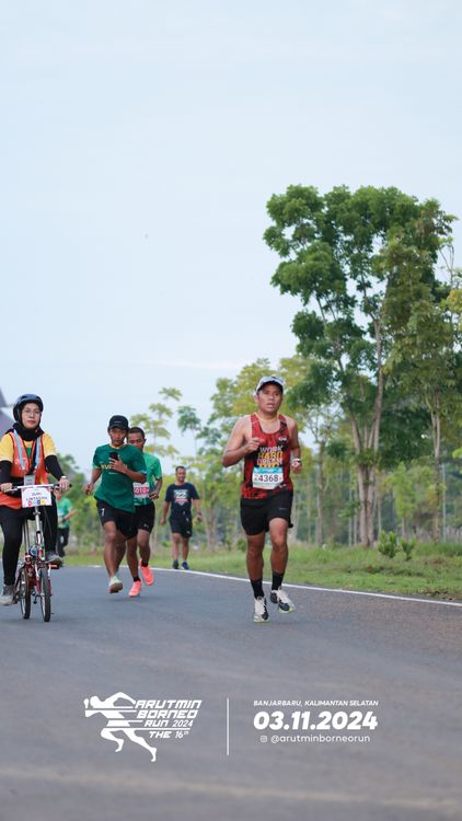 Race photo from Arutmin Borneo Run 2024