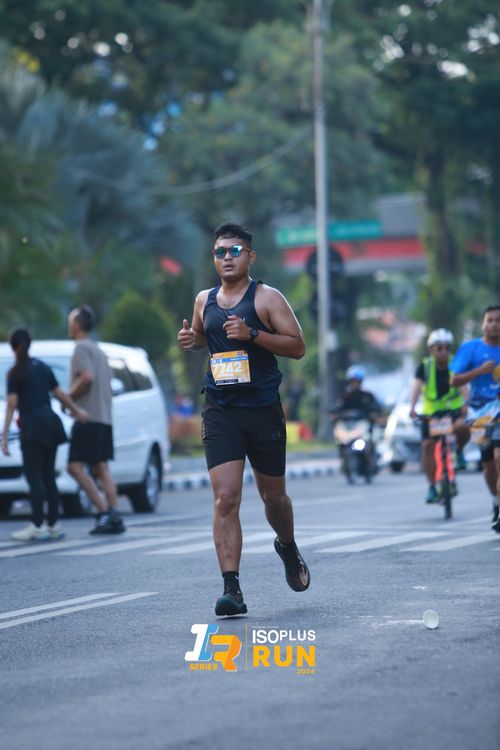 Race photo from Isoplus Run 2024 Surabaya