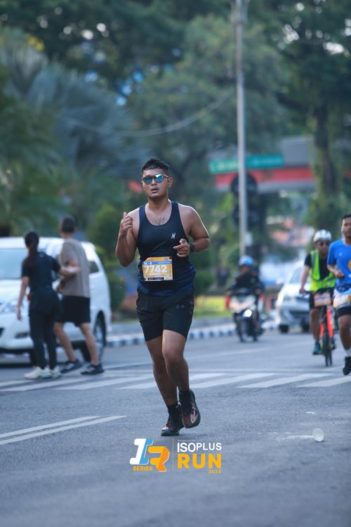 Race photo from Isoplus Run 2024 Surabaya