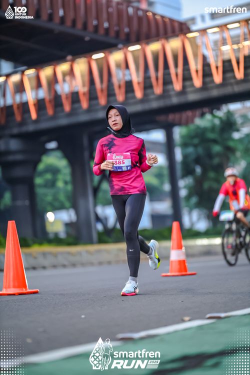 Race photo from Smartfren Run 2025 