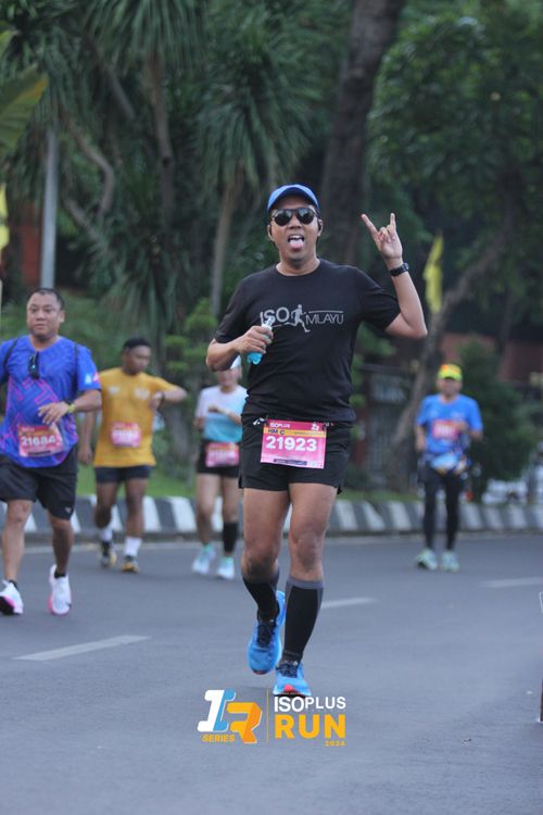 Race photo from Isoplus Run 2024 Surabaya