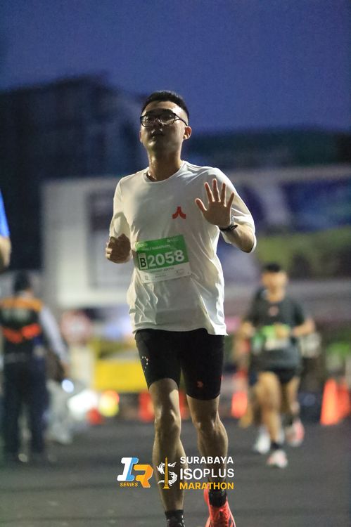 Race photo from SURABAYA ISOPLUS MARATHON 2025