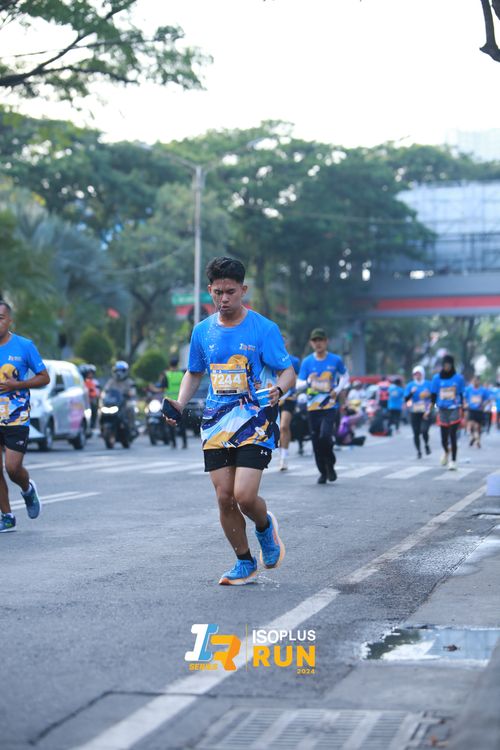 Race photo from Isoplus Run 2024 Surabaya