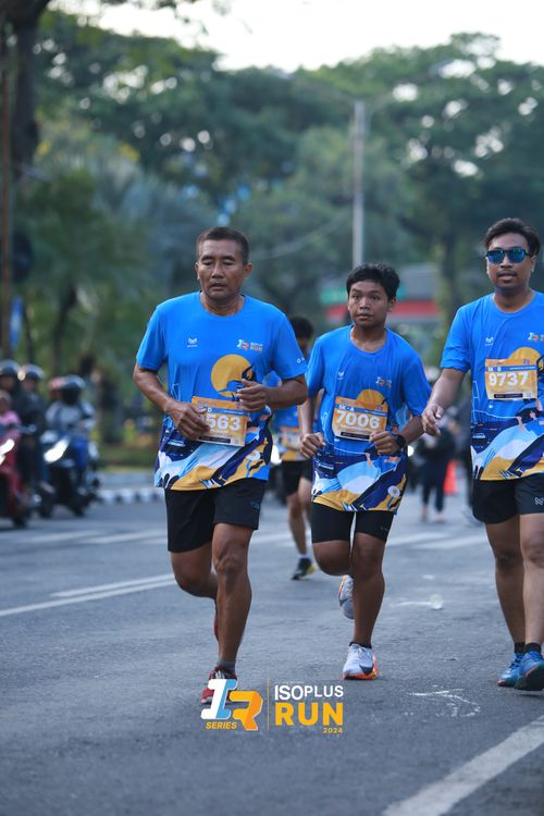 Race photo from Isoplus Run 2024 Surabaya