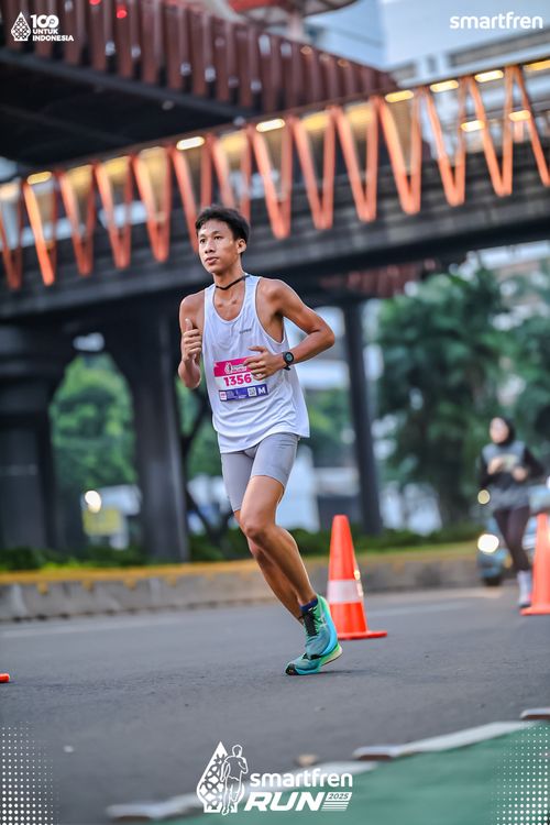 Race photo from Smartfren Run 2025 