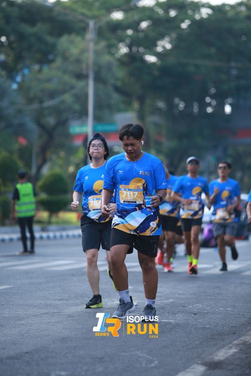 Race photo from Isoplus Run 2024 Surabaya