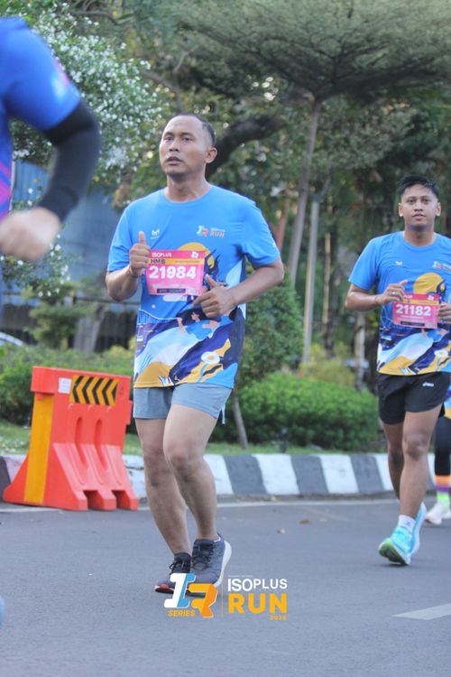 Race photo from Isoplus Run 2024 Surabaya