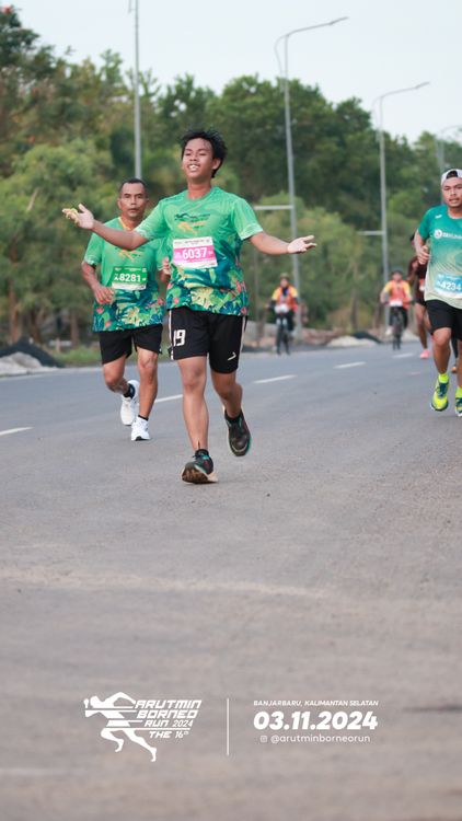 Race photo from Arutmin Borneo Run 2024