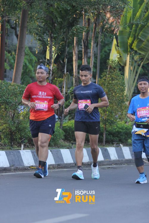 Race photo from Isoplus Run 2024 Surabaya