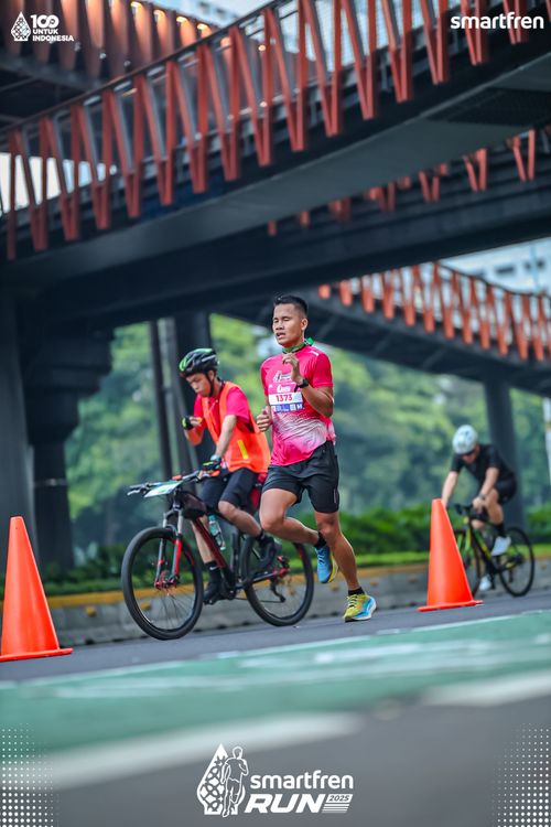 Race photo from Smartfren Run 2025 
