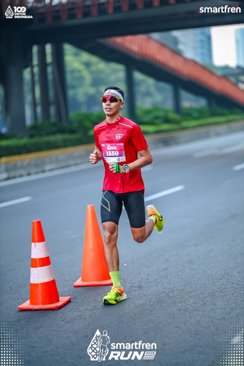Race photo from Smartfren Run 2025 